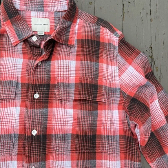 American Eagle • Plaid Button Down Shirt - Picture 13 of 16